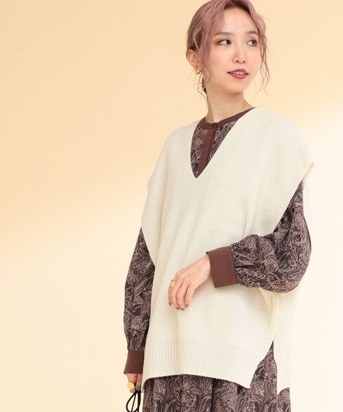 Ray BEAMS（レイビームス）の「Ray BEAMS / ビッグシルエット Vネック ベスト（ベスト・レディース・オフホワイト/ブラック・ONE SIZE）」の3枚目の写真