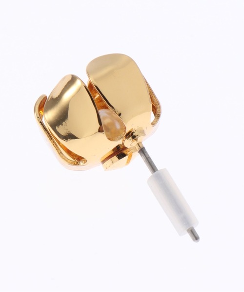 Charles Chaton（シャルルシャトン）の「LELE SADOUGHI BUTTERCUP STUD pierce（ピアス（両耳用）・レディース・ホワイト/ゴールド・FREE）」の8枚目の写真