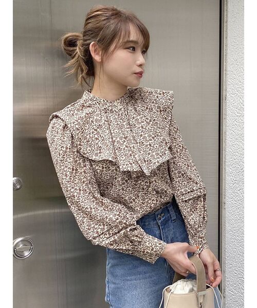 dazzlin（ダズリン）の「ビッグカラー付ボリュームブラウス（シャツ/ブラウス・レディース・オフホワイト/ベージュ/その他1・FREE）」の11枚目の写真