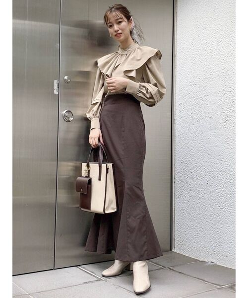 dazzlin（ダズリン）の「ビッグカラー付ボリュームブラウス（シャツ/ブラウス・レディース・オフホワイト/ベージュ/その他1・FREE）」の5枚目の写真