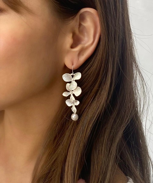 emouv by est（エモーヴバイエスト）の「emouv by est トキワナズナピアス（ピアス（両耳用）・レディース・ゴールド/シルバー・FREE）」の6枚目の写真