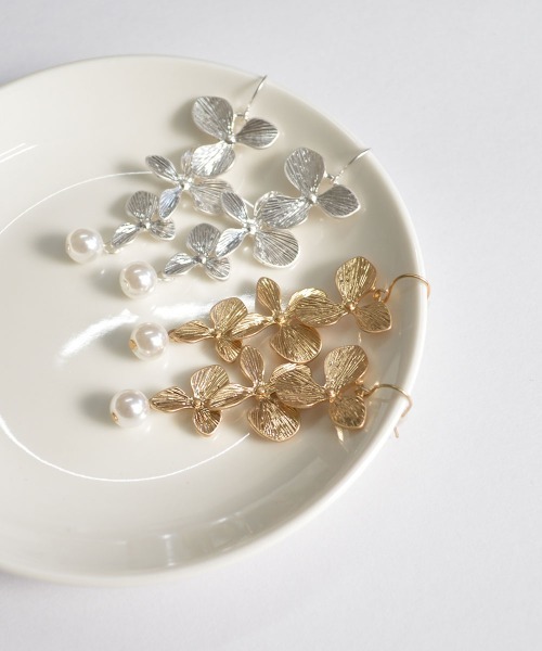 emouv by est（エモーヴバイエスト）の「emouv by est トキワナズナピアス（ピアス（両耳用）・レディース・ゴールド/シルバー・FREE）」の9枚目の写真