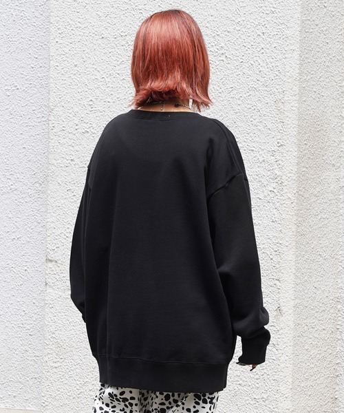 X-girl（エックスガール）の「CHENILLE EMBROIDERY OVAL LOGO CREW