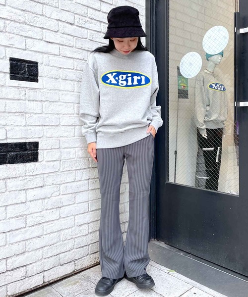 X-girl(エックスガール)の「CHENILLE EMBROIDERY OVAL LOGO CREW SWEAT TOP(スウェット・レディース・パープル/アッシュ/ブラック・S/XL/M/L)」の21枚目の写真