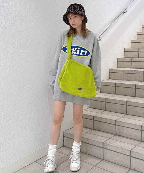 X-girl(エックスガール)の「CHENILLE EMBROIDERY OVAL LOGO CREW SWEAT TOP(スウェット・レディース・パープル/アッシュ/ブラック・S/XL/M/L)」の22枚目の写真