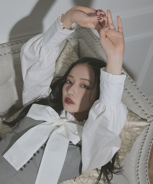 ANDGEEBEE(アンジービー)の「リボンブラウス(シャツ/ブラウス・レディース・ホワイト/ブラック・MEDIUM)」の12枚目の写真