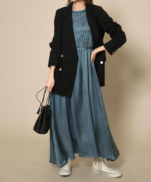 KBF（ケイビーエフ）の「シャーリングギャザーワンピース（ワンピース・レディース・ホワイト系その他/ブラック系その他/グレー系その他・ONE）」の3枚目の写真