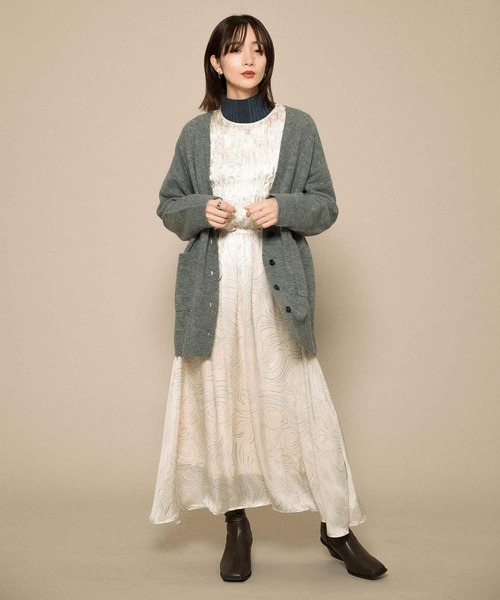 KBF（ケイビーエフ）の「シャーリングギャザーワンピース（ワンピース・レディース・ホワイト系その他/ブラック系その他/グレー系その他・ONE）」の9枚目の写真