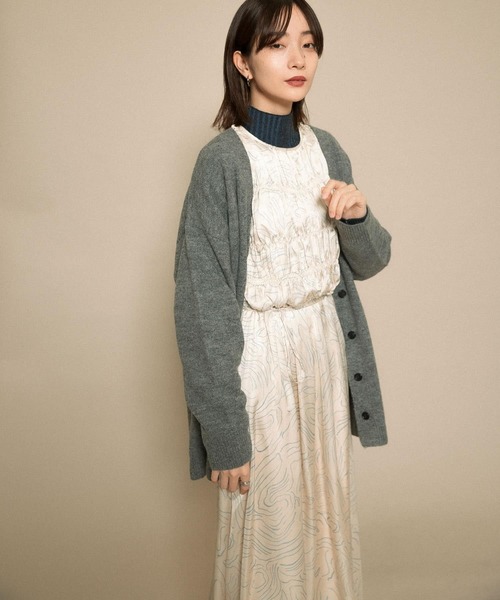 KBF（ケイビーエフ）の「シャーリングギャザーワンピース（ワンピース・レディース・ホワイト系その他/ブラック系その他/グレー系その他・ONE）」の6枚目の写真