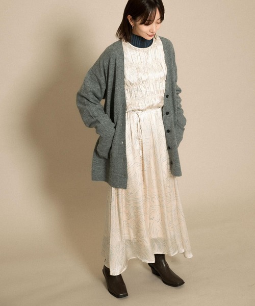 KBF（ケイビーエフ）の「シャーリングギャザーワンピース（ワンピース・レディース・ホワイト系その他/ブラック系その他/グレー系その他・ONE）」の15枚目の写真