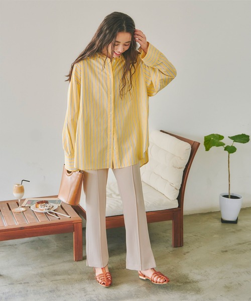 titivate（ティティベイト）の「裾ｽﾘｯﾄﾋﾟﾝﾀｯｸｾﾐﾌﾚｱﾊﾟﾝﾂ（その他パンツ・レディース・ネイビー/イエロー/ライトカーキ/ライトベージュ/ブラック/グレイッシュブルー・S/M/L）」の2枚目の写真