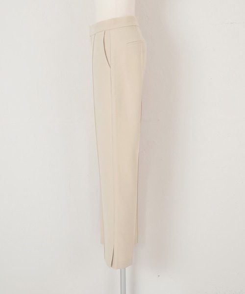 titivate（ティティベイト）の「裾ｽﾘｯﾄﾋﾟﾝﾀｯｸｾﾐﾌﾚｱﾊﾟﾝﾂ（その他パンツ・レディース・ネイビー/イエロー/ライトカーキ/ライトベージュ/ブラック/グレイッシュブルー・S/M/L）」の9枚目の写真