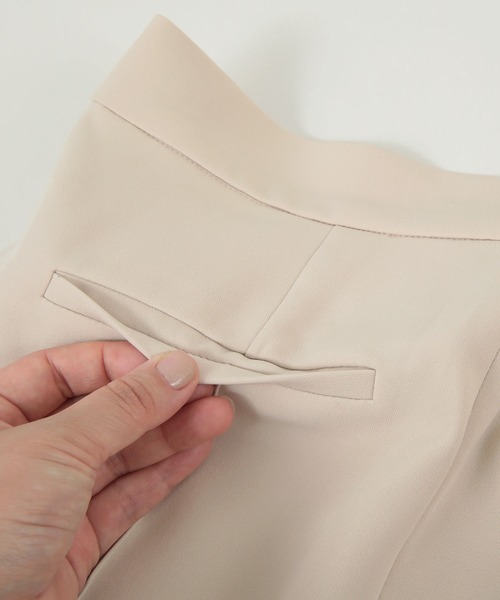 titivate（ティティベイト）の「裾ｽﾘｯﾄﾋﾟﾝﾀｯｸｾﾐﾌﾚｱﾊﾟﾝﾂ（その他パンツ・レディース・ネイビー/イエロー/ライトカーキ/ライトベージュ/ブラック/グレイッシュブルー・S/M/L）」の18枚目の写真