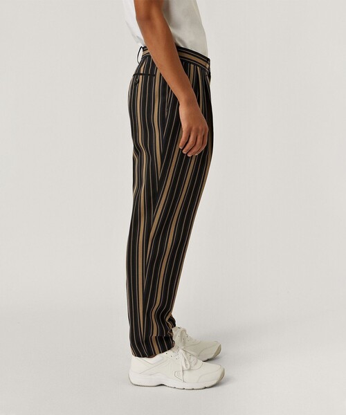 JOSEPH(ジョセフ)の「【GLOBAL LINE】WORSTED WOOL STRIPE(その他パンツ・メンズ・ネイビー系1・46/48)」の2枚目の写真