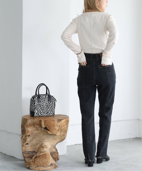 RAY CASSIN(レイカズン)の「S/M展開 リラックスストレートヘムフリンジデニム(その他パンツ・レディース・ブラック/ベージュ/インディゴブルー・SMALL/MEDIUM)」の5枚目の写真