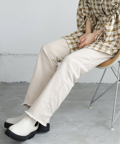 RAY CASSIN(レイカズン)の「S/M展開 リラックスストレートヘムフリンジデニム(その他パンツ・レディース・ブラック/ベージュ/インディゴブルー・SMALL/MEDIUM)」の10枚目の写真