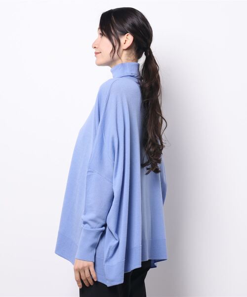 OUVRAGE CLASSE（ウヴラージュクラス）の「ワイドタートルプルオーバー（ニット/セーター・レディース・ブラック/サックスブルー/ライム/アイボリー・FREE）」の5枚目の写真