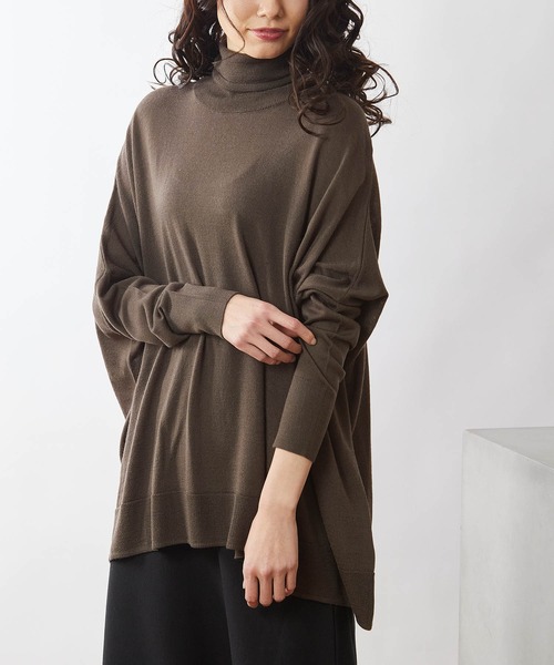 OUVRAGE CLASSE（ウヴラージュクラス）の「ワイドタートルプルオーバー（ニット/セーター・レディース・ブラック/サックスブルー/ライム/アイボリー・FREE）」の19枚目の写真