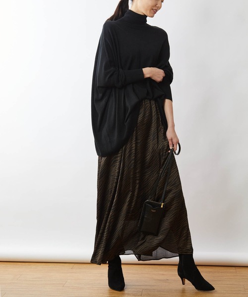 OUVRAGE CLASSE（ウヴラージュクラス）の「ワイドタートルプルオーバー（ニット/セーター・レディース・ブラック/サックスブルー/ライム/アイボリー・FREE）」の13枚目の写真