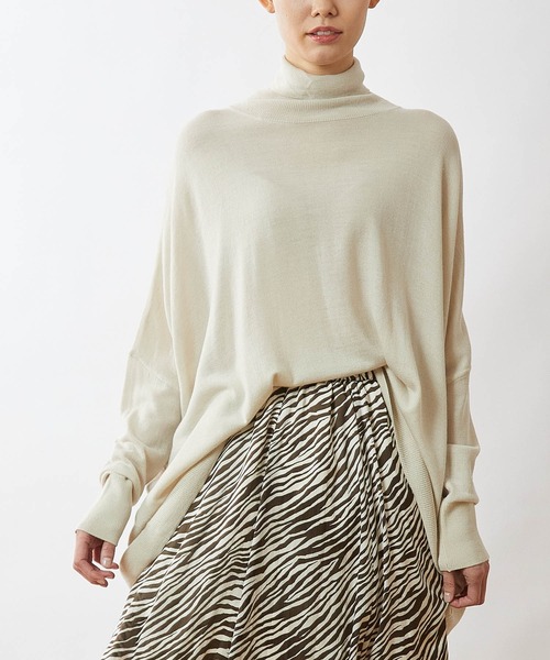 OUVRAGE CLASSE（ウヴラージュクラス）の「ワイドタートルプルオーバー（ニット/セーター・レディース・ブラック/サックスブルー/ライム/アイボリー・FREE）」の16枚目の写真