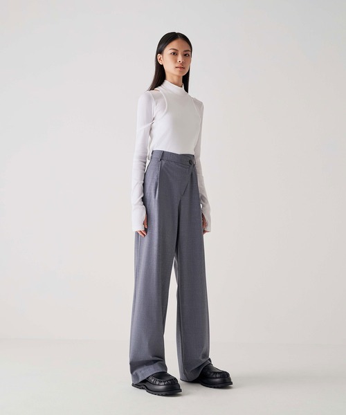 CHARLES & KEITH（チャールズ & キース）の「アストリッド ルーシュドプラットフォームローファー /  Astrid Ruched Platform Loafers（ローファー・レディース・ブラック/イエロー・22.5cm/23cm/23.5cm/24.5cm/25cm/25.5cm）」の7枚目の写真