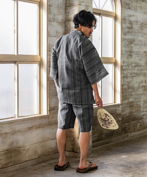kimonomachi(キモノマチ)の「メンズ 綿麻甚平 S/M/L/LL/3L/4L 父の日ギフト お祭り 花火大会 父の日 プレゼント ギフト(浴衣・メンズ・ライトグレー/ダークグレー/ダークインディゴブルー/ブラックミックス/ホワイト×ブラック/ブラック×ホワイト/ブラック×ブルー/スミクロ/ダークネイビー/ネイビー×ホワイト/ネイビー系3/ブラック系/ブラック×レッド/グレー×ホワイト・LL/4L/S/M/L/3L)」の18枚目の写真
