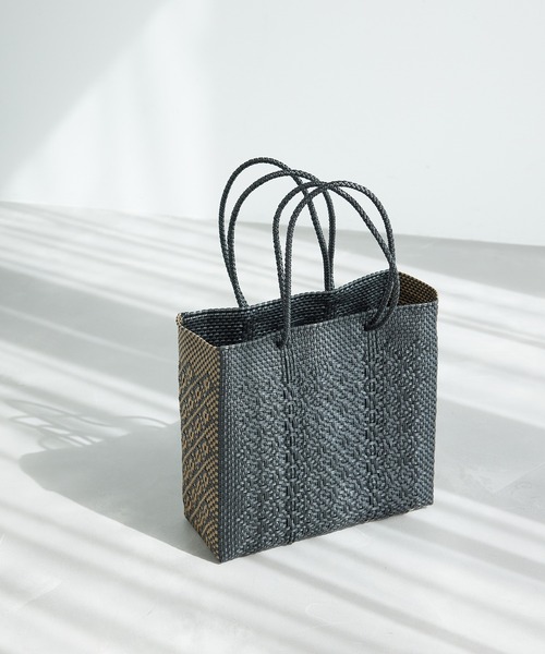 ROPE'(ロペ)の「メルカドトートA4バッグ(トートバッグ・レディース・ブラック/ホワイト・FREE)」の2枚目の写真