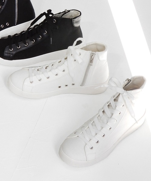 alala(アララ)の「キャンバスハイカットスニーカー ◇(スニーカー・レディース・アイボリー/ブラック・S/M/L/LL)」の3枚目の写真