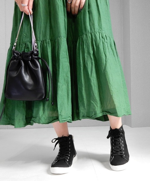 alala(アララ)の「キャンバスハイカットスニーカー ◇(スニーカー・レディース・アイボリー/ブラック・S/M/L/LL)」の21枚目の写真