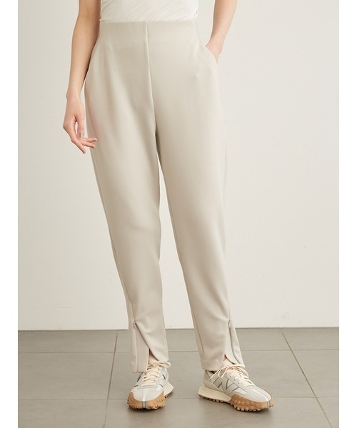 emmi(エミ)の「【emmi atelier】裾ファスナー付きテーパードパンツ(その他パンツ・レディース・ブラック/ベージュ・1/0)」の9枚目の写真