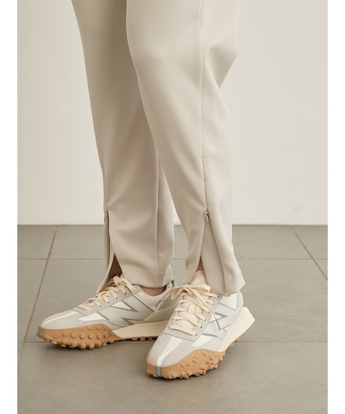 emmi(エミ)の「【emmi atelier】裾ファスナー付きテーパードパンツ(その他パンツ・レディース・ブラック/ベージュ・1/0)」の15枚目の写真