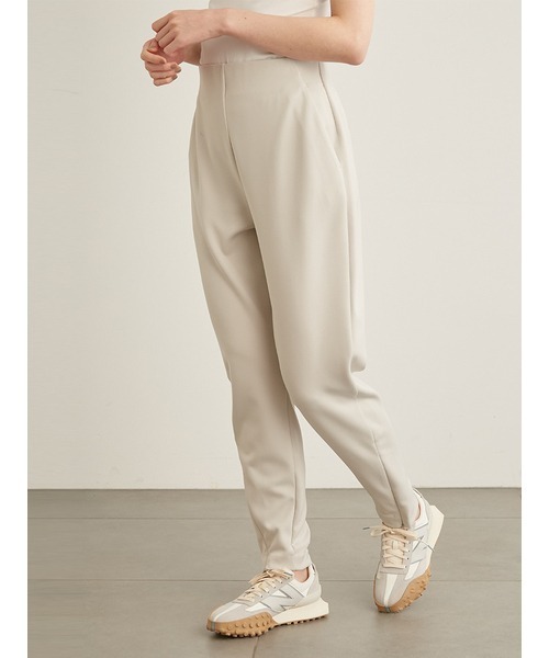 emmi(エミ)の「【emmi atelier】裾ファスナー付きテーパードパンツ(その他パンツ・レディース・ブラック/ベージュ・1/0)」の18枚目の写真