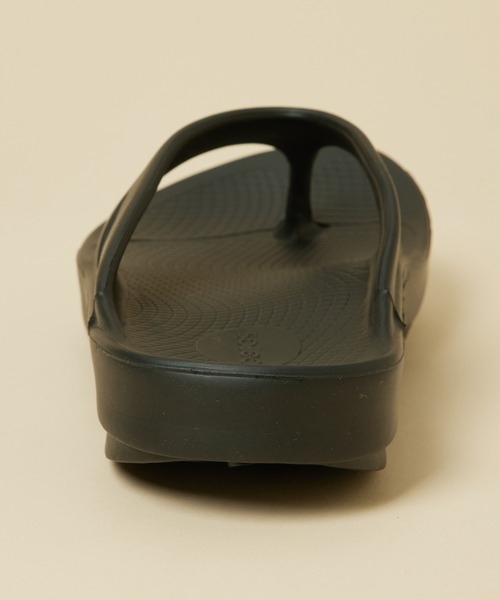 OOFOS（ウーフォス）の「【OOFOS】OOriginal ウーフォス オリジナル（サンダル・メンズ・ブラック/ダークブラウン/グレー・L/S/M）」の7枚目の写真