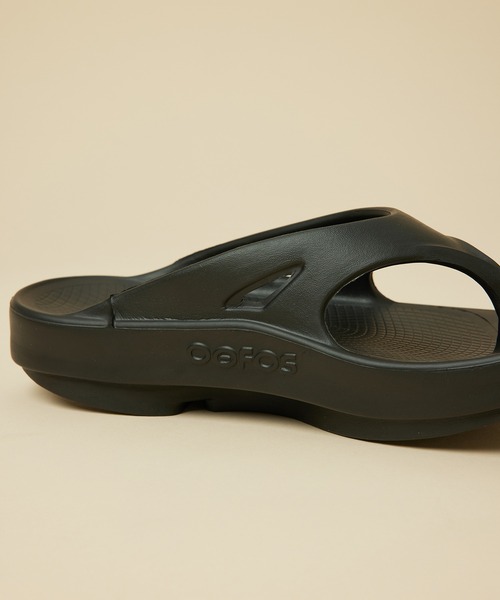 OOFOS（ウーフォス）の「【OOFOS】OOriginal ウーフォス オリジナル（サンダル・メンズ・ブラック/ダークブラウン/グレー・L/S/M）」の6枚目の写真