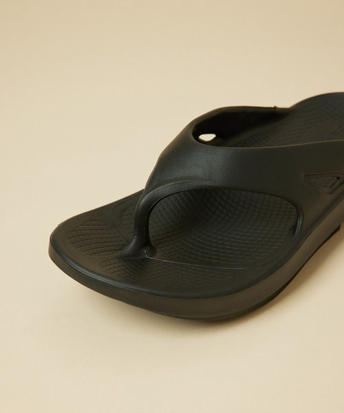 OOFOS（ウーフォス）の「【OOFOS】OOriginal ウーフォス オリジナル（サンダル・メンズ・ブラック/ダークブラウン/グレー・L/S/M）」の10枚目の写真