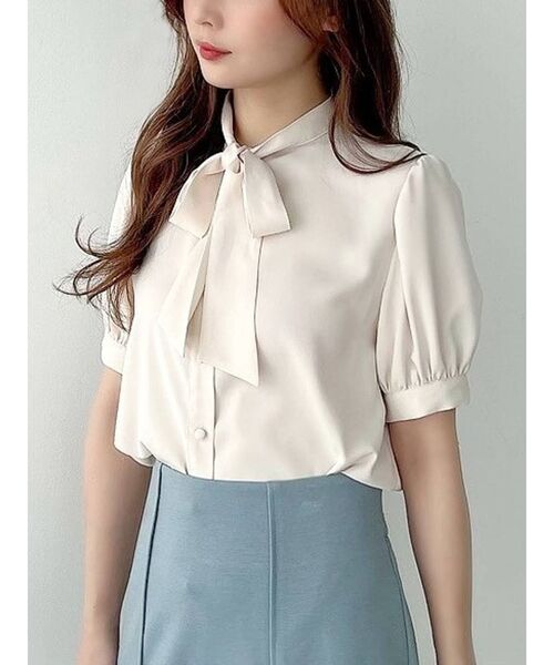 RESEXXY（リゼクシー）の「ボウタイパフブラウス（シャツ/ブラウス・レディース・アイボリー/ピンク/ブルー/その他1/ブラック・FREE）」の2枚目の写真