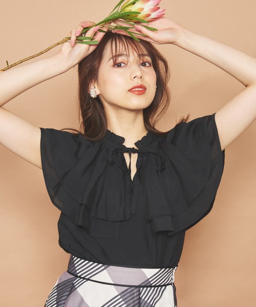 ブラウス シャツ 配色パイピングボリュウーム袖キーネックブラウス レディース Noela（ノエラ）の「配色パイピングブラウス（シャツ/ブラウス