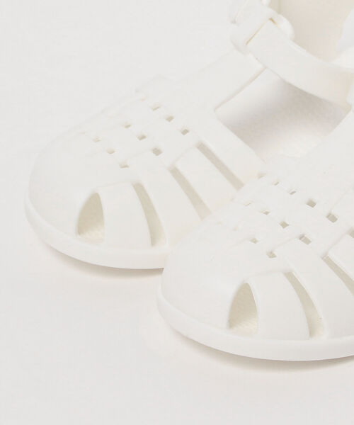 こども ビームス（コドモビームス）の「igor / CLASICA サンダル 22（14.5～21cm）（サンダル・キッズ・ホワイト/ブラック・22cm/15cm/16cm/17cm/18cm/20cm/21cm/14.5㎝/16.5cm/18.5cm/20.5cm）」の4枚目の写真