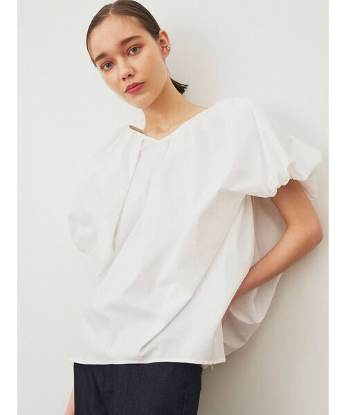 ELENDEEK（エレンディーク）の「バルーンアシメスリーブブラウス（シャツ/ブラウス・レディース・オフホワイト/ブラック/イエロー/ライトブルー/ブラウン・FREE）」の6枚目の写真