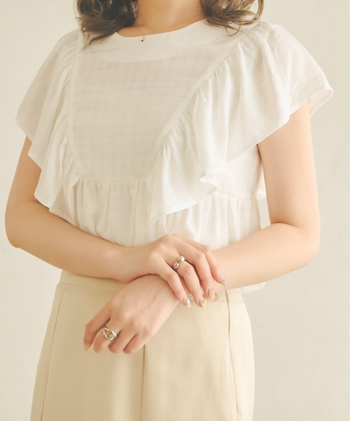 Ambre Neige(アンブルネージュ)の「2WAYラッフルチュニックブラウス/WEB/EC限定商品(シャツ/ブラウス・レディース・オフホワイト/ライトグリーン/ライトベージュ・FREE)」の9枚目の写真