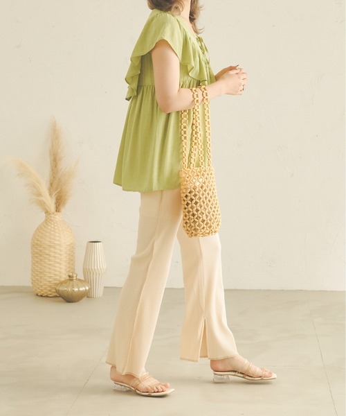 Ambre Neige(アンブルネージュ)の「2WAYラッフルチュニックブラウス/WEB/EC限定商品(シャツ/ブラウス・レディース・オフホワイト/ライトグリーン/ライトベージュ・FREE)」の6枚目の写真