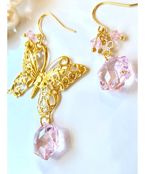 tone(トーン)の「【MUURABBTI】蝶々とキラキラ宝石ピアス(MA)(ピアス(両耳用)・レディース・ピンク/ブルー・FREE)」の11枚目の写真