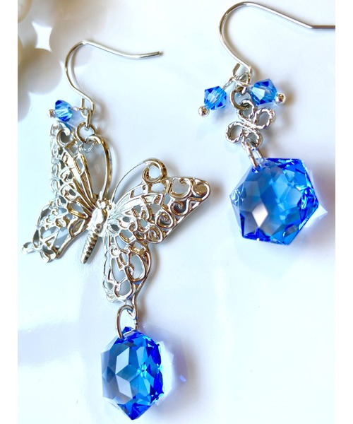 tone(トーン)の「【MUURABBTI】蝶々とキラキラ宝石ピアス(MA)(ピアス(両耳用)・レディース・ピンク/ブルー・FREE)」の8枚目の写真