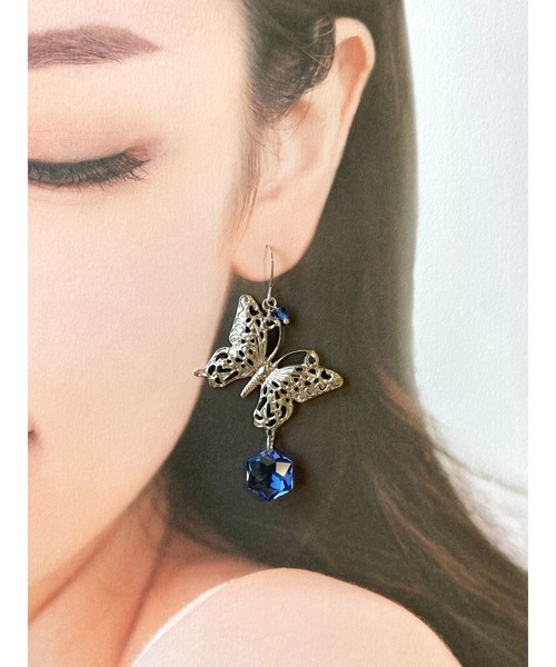 tone(トーン)の「【MUURABBTI】蝶々とキラキラ宝石ピアス(MA)(ピアス(両耳用)・レディース・ピンク/ブルー・FREE)」の6枚目の写真