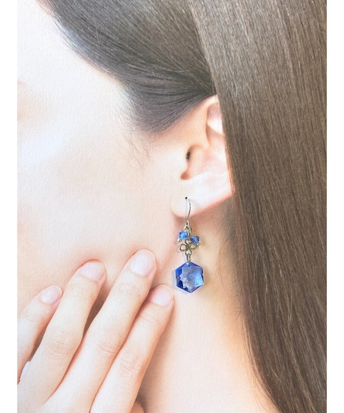 tone(トーン)の「【MUURABBTI】蝶々とキラキラ宝石ピアス(MA)(ピアス(両耳用)・レディース・ピンク/ブルー・FREE)」の12枚目の写真