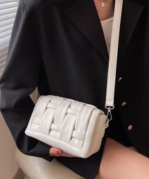 編み込みショルダーバッグ