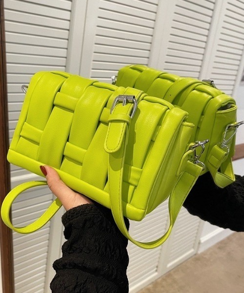 deux amour（ドゥーザムール）の「編み込みショルダーバッグ（ハンドバッグ・レディース・ホワイト/レモンイエロー/ブラック・FREE）」の11枚目の写真