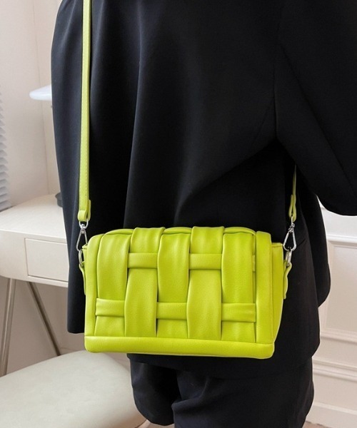 deux amour（ドゥーザムール）の「編み込みショルダーバッグ（ハンドバッグ・レディース・ホワイト/レモンイエロー/ブラック・FREE）」の12枚目の写真