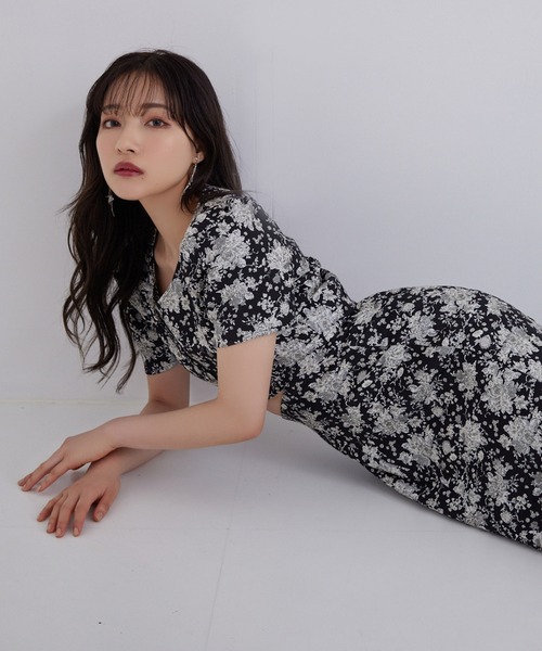 ANDGEEBEE（アンジービー）の「ゴブランパフスリーブトップス（その他トップス・レディース・ブラック・MEDIUM）」の2枚目の写真