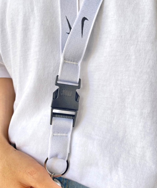 NIKE(ナイキ)の「【NIKE】ナイキ / LANYARD ランヤード ネックストラップ(スポーツグッズ・レディース・ホワイト/ブラック・FREE)」の4枚目の写真